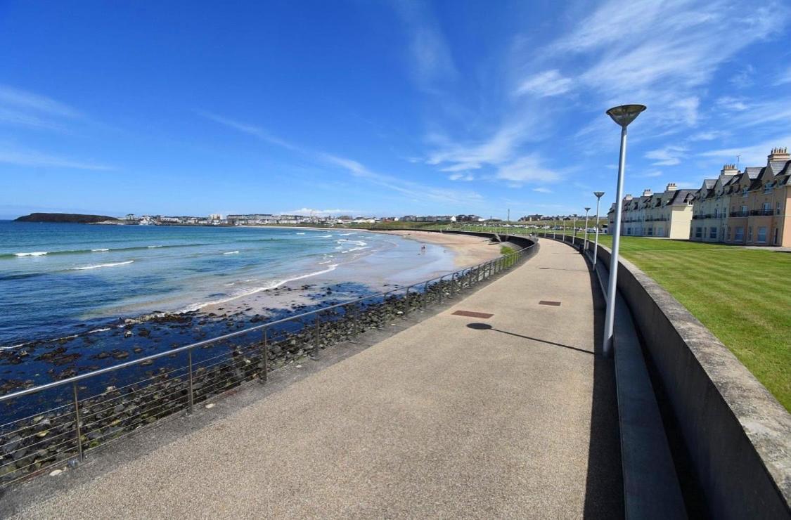 Island Dhu View - Seaside Penthouse In Portrush Lejlighed Eksteriør billede